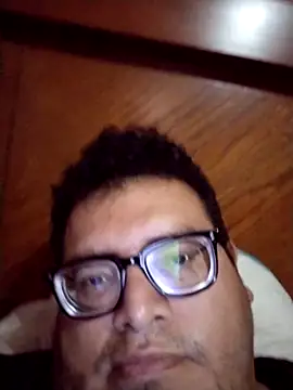 Snapshot of Santiagoqro85 chatting on 10.08.25 Santiagoqro85 online show from 10.08.25