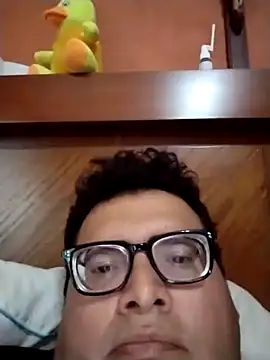 Snapshot of Santiagoqro85 chatting on 10.09.25 Santiagoqro85 online show from 10.09.25