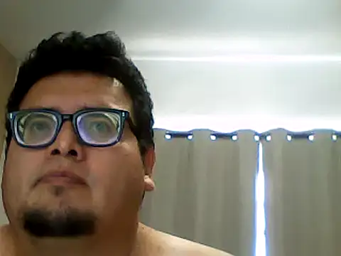Snapshot of Santiagoqro85 chatting on 10.16.25 Santiagoqro85 online show from 10.16.25