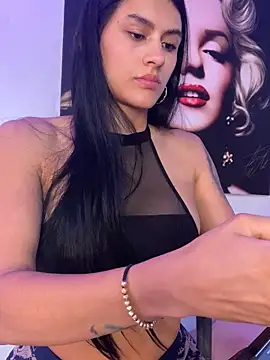 juliana1920 online show from 09.17.25