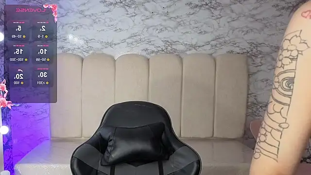 Snapshot of kataleya_t chatting on 10.23.25 kataleya t online show from 10.23.25