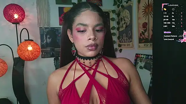 Snapshot of Raven_luv chatting on 09.19.25 Raven luv online show from 09.19.25