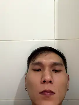 Snapshot of samuelcher chatting on 10.10.25 samuelcher online show from 10.10.25