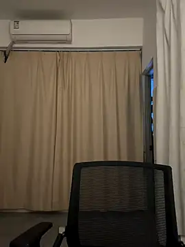 Snapshot of wly2028 chatting on 11.12.25 wly2028 online show from 11.12.25