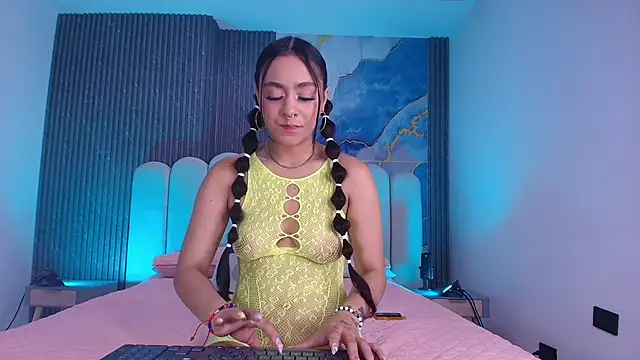 abbyrouss  online show from 04.17.26