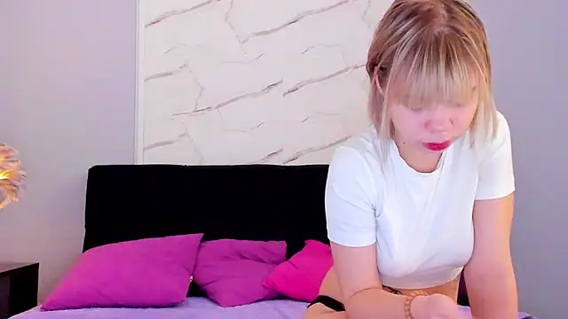 KittyGolden online show from 09.19.25