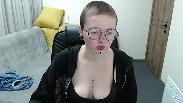 Nika Snow online show from 10.13.25