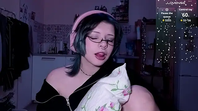 Snapshot of Alice_Zev chatting on 02.19.26 Alice Zev online show from 02.19.26