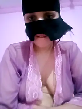 Snapshot of ayamohamedAbozeed chatting on 10.15.25 ayamohamedAbozeed online show from 10.15.25
