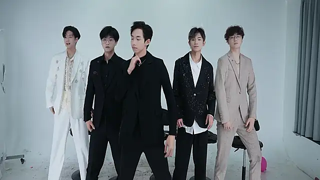 Snapshot of JL-sweetbaby1 chatting on 10.31.25 JL-sweetbaby1 online show from 10.31.25