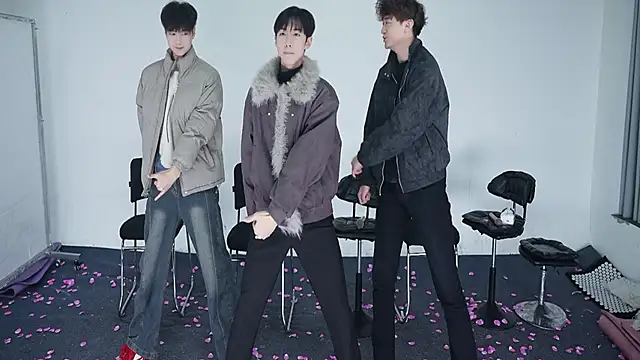 Snapshot of JL-sweetbaby1 chatting on 12.15.25 JL-sweetbaby1 online show from 12.15.25