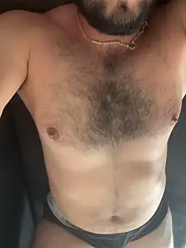 Snapshot of _Famous_ chatting on 09.25.25 Famous online show from 09.25.25