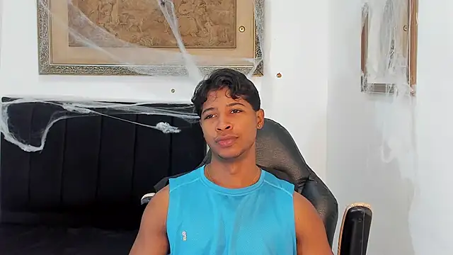 Snapshot of cassian_gold chatting on 10.16.25 cassian gold online show from 10.16.25