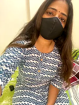 Snapshot of hottie_jenny9 chatting on 10.06.25 hottie jenny9 online show from 10.06.25