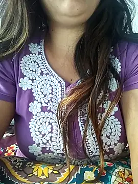 Snapshot of hottie_jenny9 chatting on 11.15.25 hottie jenny9 online show from 11.15.25