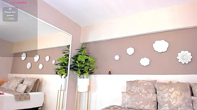 VictoriaShelby online show from 10.13.25