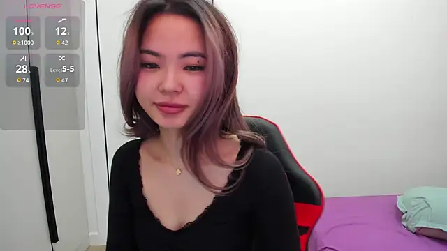 Snapshot of Maakimita chatting on 02.14.26 Maakimita online show from 02.14.26