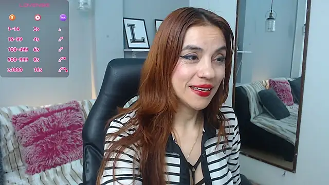Snapshot of KendallWood_ chatting on 05.24.26 KendallWood online show from 05.24.26