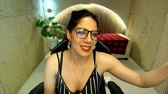 nadia r  online show from 07.16.26
