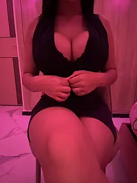 Snapshot of asile21 chatting on 09.30.25 asile21 online show from 09.30.25