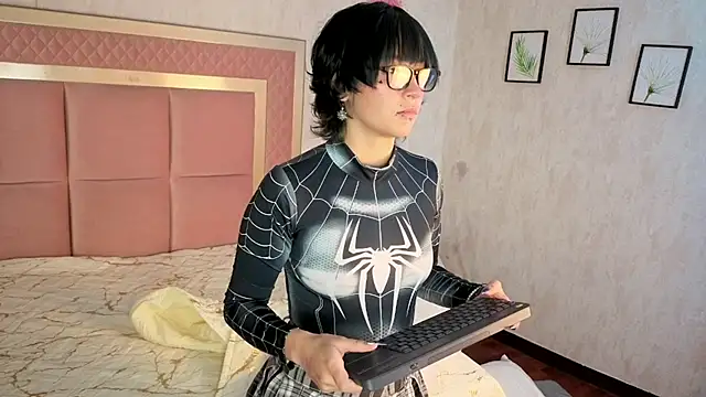 RobinBennett online show from 11.17.25