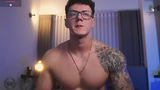 Snapshot of Thomas_Falcon chatting on 10.26.25 Thomas Falcon online show from 10.26.25