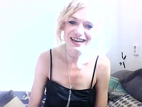 Snapshot of Czech_slut_whore-wife chatting on 09.21.25 Czech slut whore-wife online show from 09.21.25
