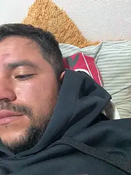 Snapshot of aalvaro98 chatting on 02.04.26 aalvaro98 online show from 02.04.26