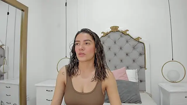Snapshot of Skylerwhite02 chatting on 05.03.26 Skylerwhite02 online show from 05.03.26