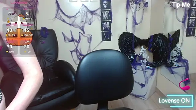 Bom BomXX online show from 10.30.25