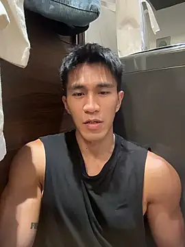 Snapshot of gooodboiii chatting on 04.28.26 gooodboiii online show from 04.28.26