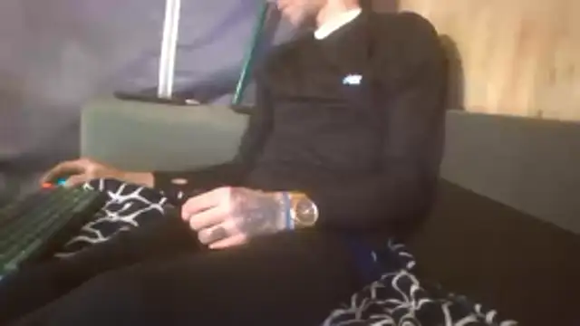 Snapshot of Sillycatfish chatting on 11.19.25 Sillycatfish online show from 11.19.25