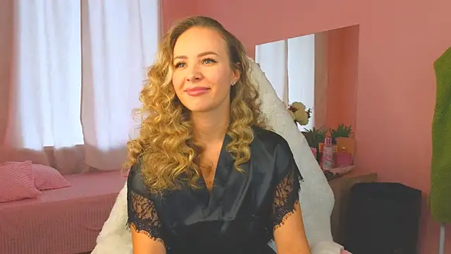 Hloya Mei online show from 10.11.25