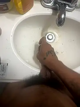 Snapshot of Cartyiii chatting on 10.12.25 Cartyiii online show from 10.12.25