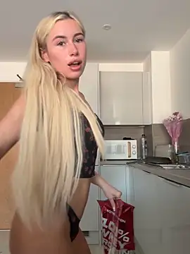 Snapshot of SexySaraxxoo chatting on 05.26.26 SexySaraxxoo online show from 05.26.26