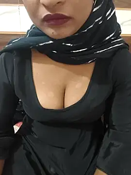 Snapshot of Itz_Mayra_ chatting on 10.15.25 Itz Mayra  online show from 10.15.25