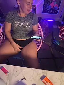Snapshot of shortywidaphatty chatting on 10.15.25 shortywidaphatty online show from 10.15.25