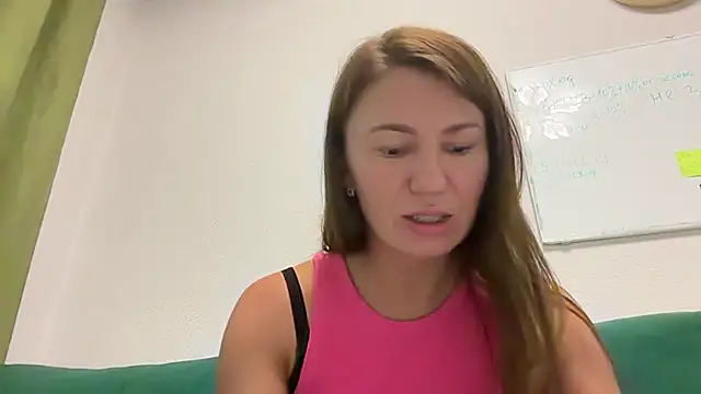 Snapshot of Caliraa chatting on 07.10.26 Caliraa online show from 07.10.26