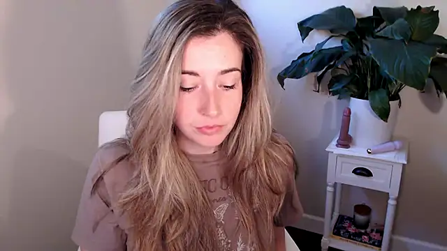 SuggestiveBehavior online show from 10.06.25