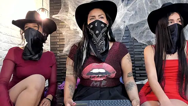 ElJardinEspanol online show from 10.10.25