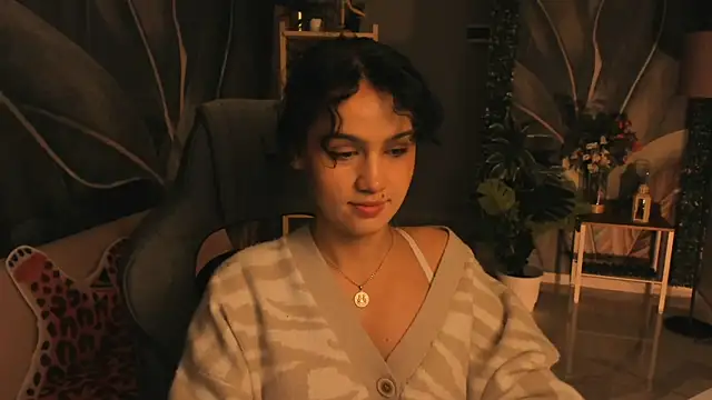 MonicaFarmer online show from 10.08.25