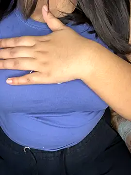 Snapshot of treasure_black chatting on 10.08.25 treasure black online show from 10.08.25