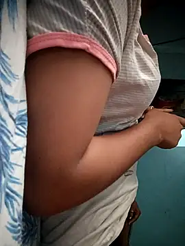 Snapshot of treasure_black chatting on 10.17.25 treasure black online show from 10.17.25