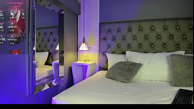 LunaBloomn online show from 12.01.25