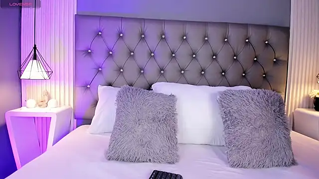 LunaBloomn online show from 01.17.26