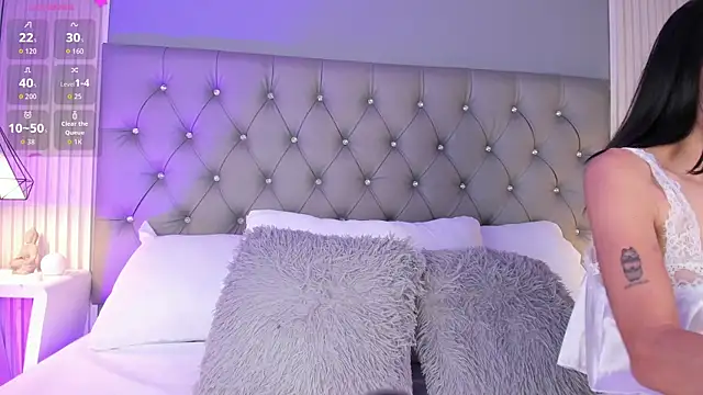 LunaBloomn online show from 02.12.26