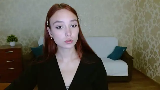 Snapshot of aFoxie chatting on 09.16.25 aFoxie online show from 09.16.25