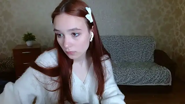 Snapshot of aFoxie chatting on 09.21.25 aFoxie online show from 09.21.25
