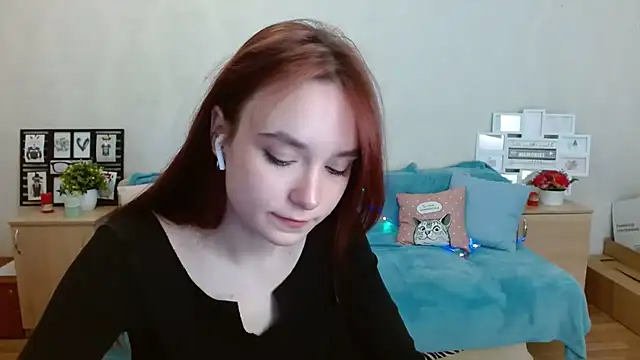 Snapshot of aFoxie chatting on 10.15.25 aFoxie online show from 10.15.25