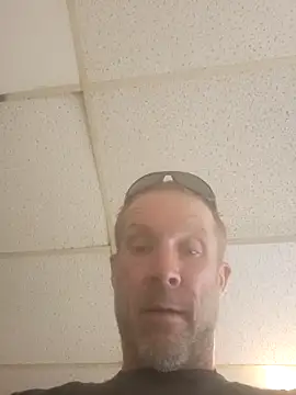 Mrdano0000 online show from 10.28.25